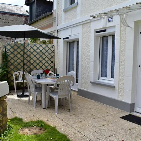 Maison Deauvillaise Holiday home *